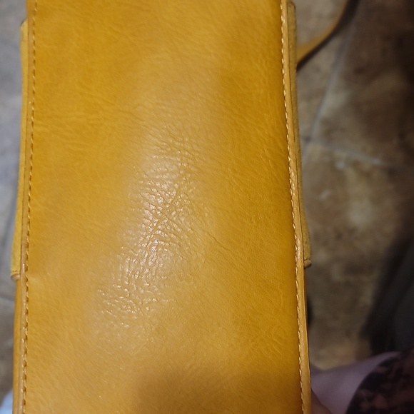 Madison west gold mustard vegan leather crossbody tote bag w coin purse nwot - Picture 8 of 12
